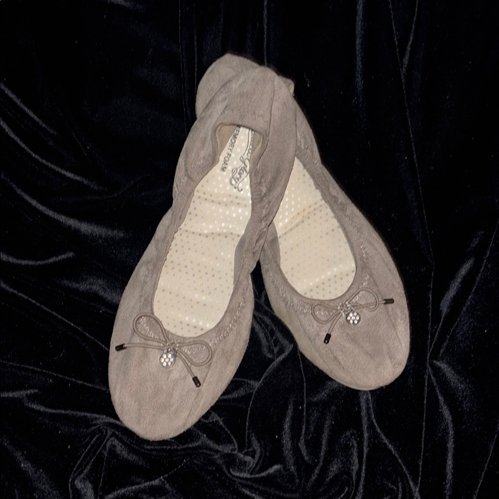 Faded Glory Gray Flats with Bow Detail - Picture 2 of 3